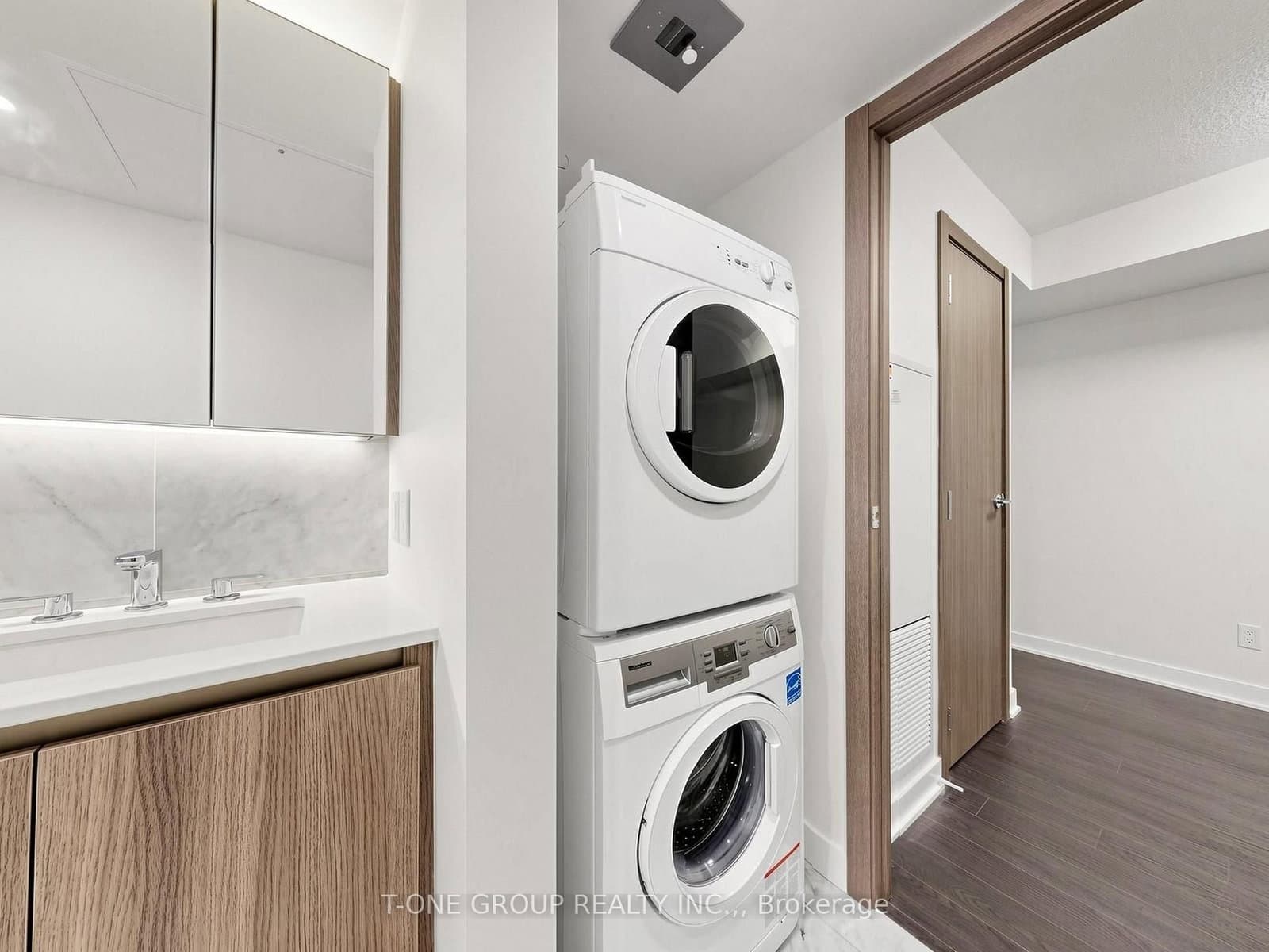 19 Bathurst Street, Unit 1502 thumbnail 21