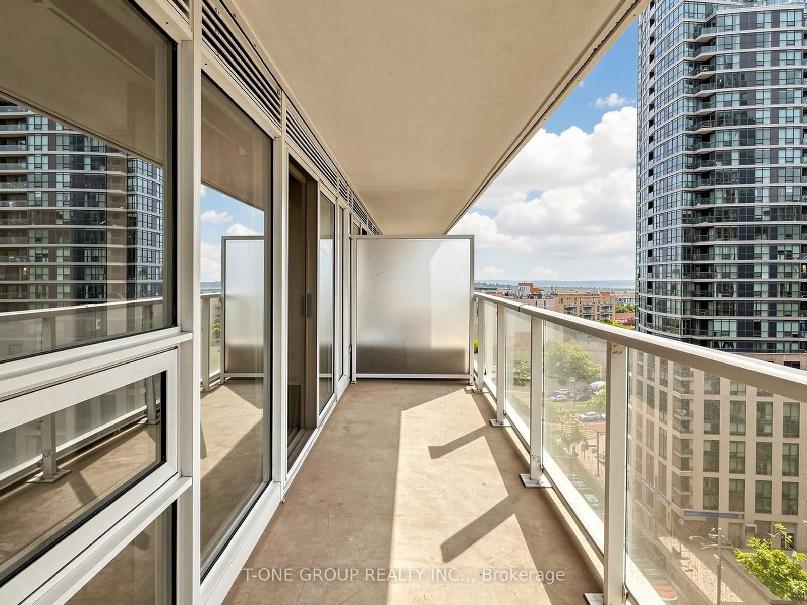 19 Bathurst Street, Unit 1502 thumbnail 24