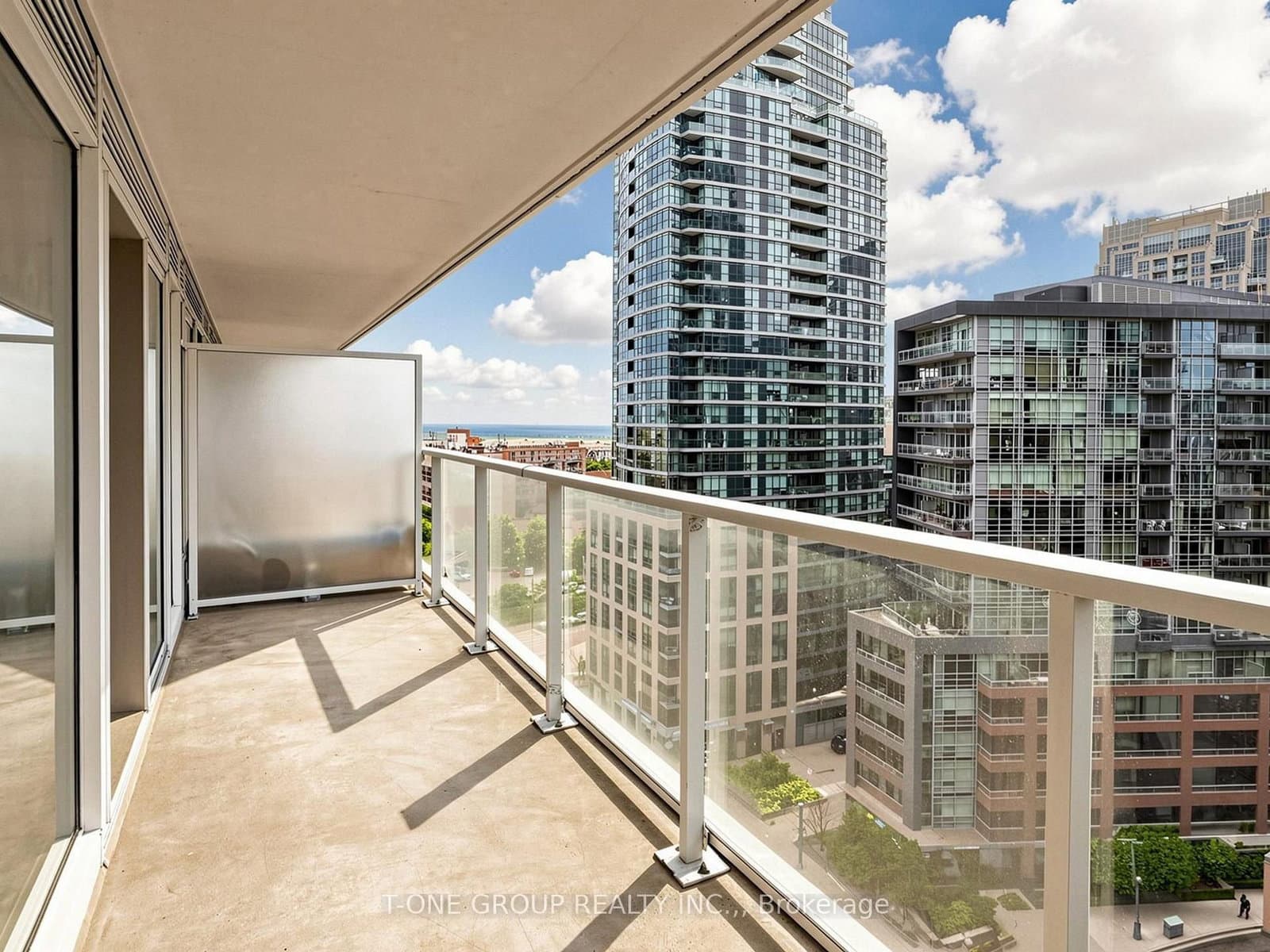 19 Bathurst Street, Unit 1502 thumbnail 25