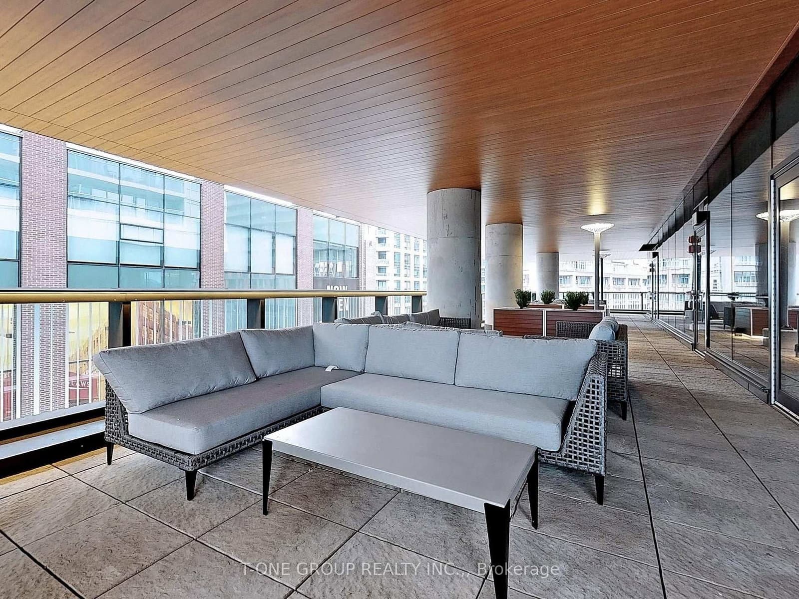 19 Bathurst Street, Unit 1502 thumbnail 31