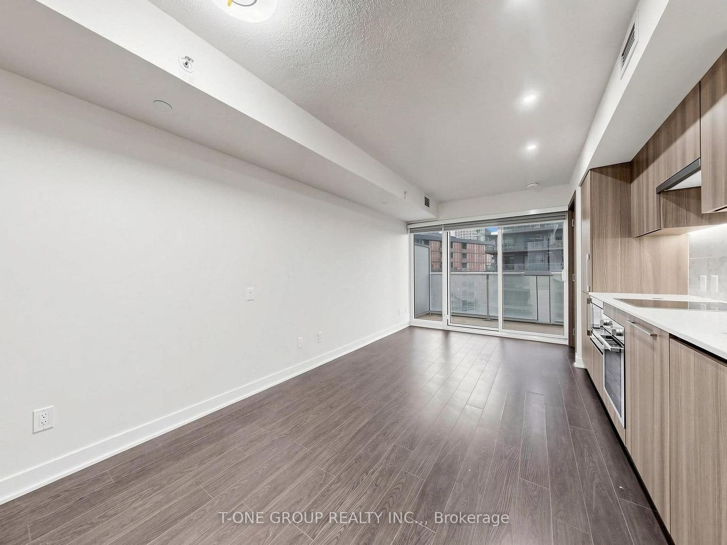 19 Bathurst Street, Unit 1502 thumbnail 7