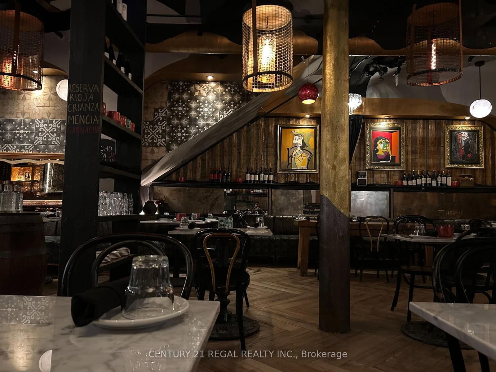40 Wellington Street E thumbnail 11