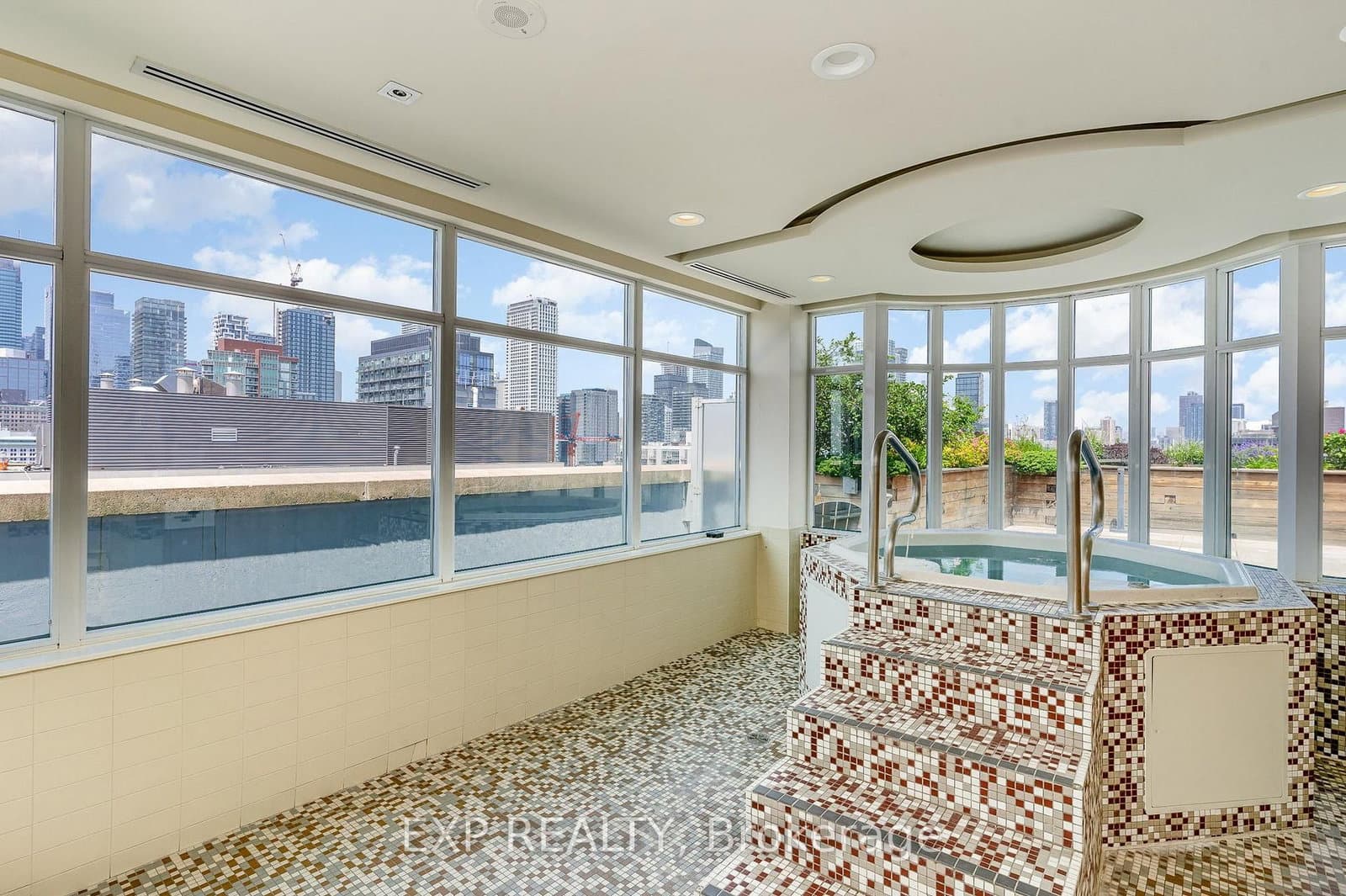 230 King Street, Unit 614 thumbnail 25