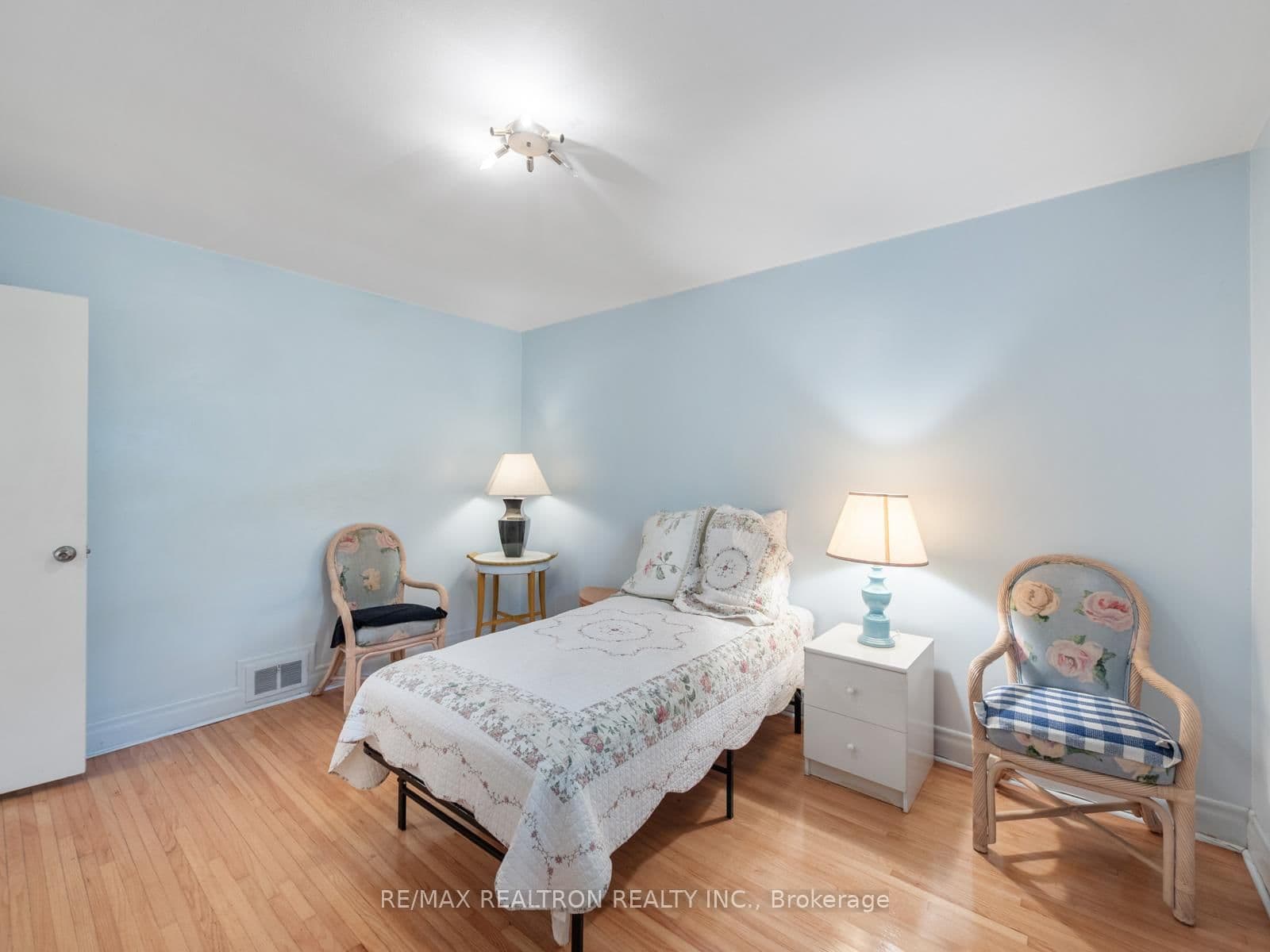 12 Graymar Avenue thumbnail 26