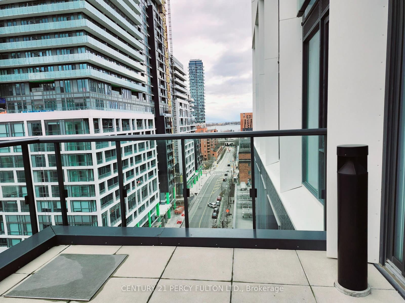 158 E Front Street E, Unit 1014 thumbnail 13