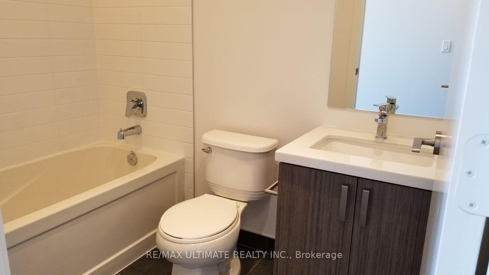 501 St Clair Avenue W, Unit 1803 thumbnail 5