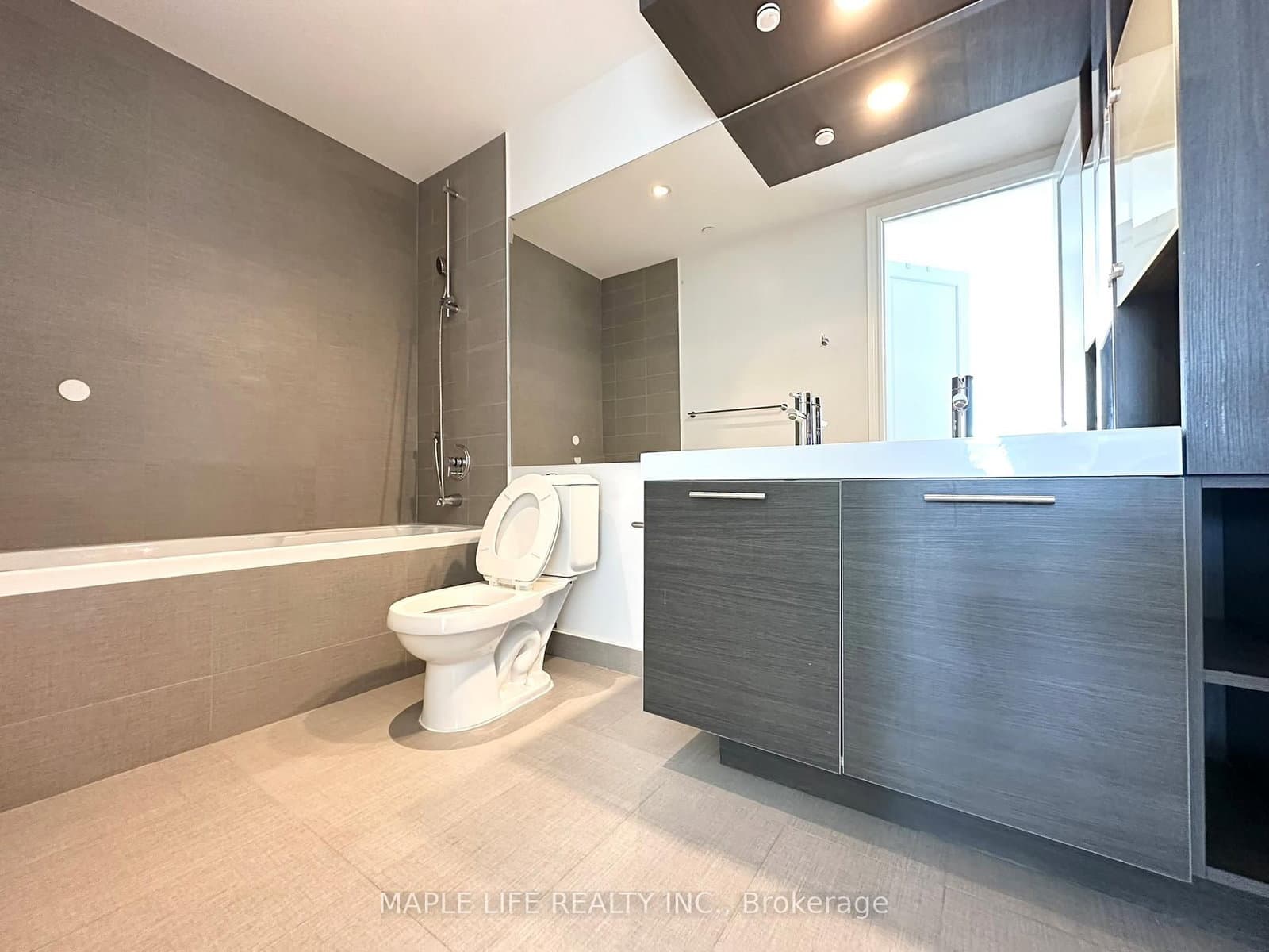 388 Yonge Street, Unit 6110 thumbnail 17