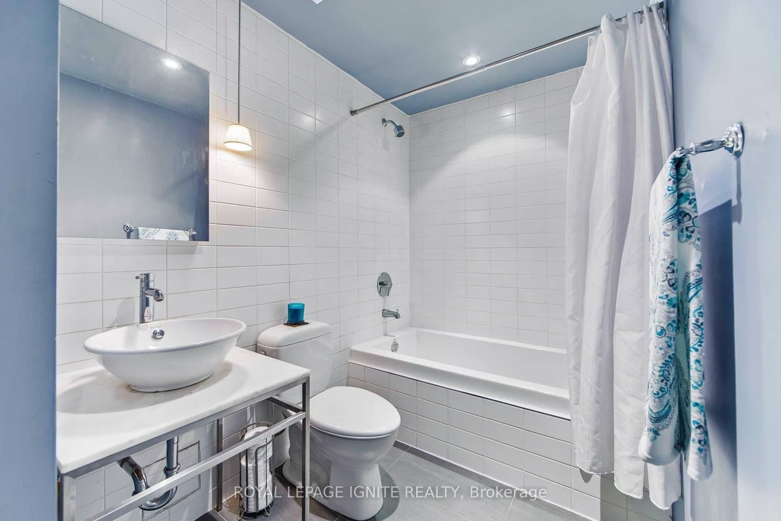 75 Portland Street, Unit 406 thumbnail 8