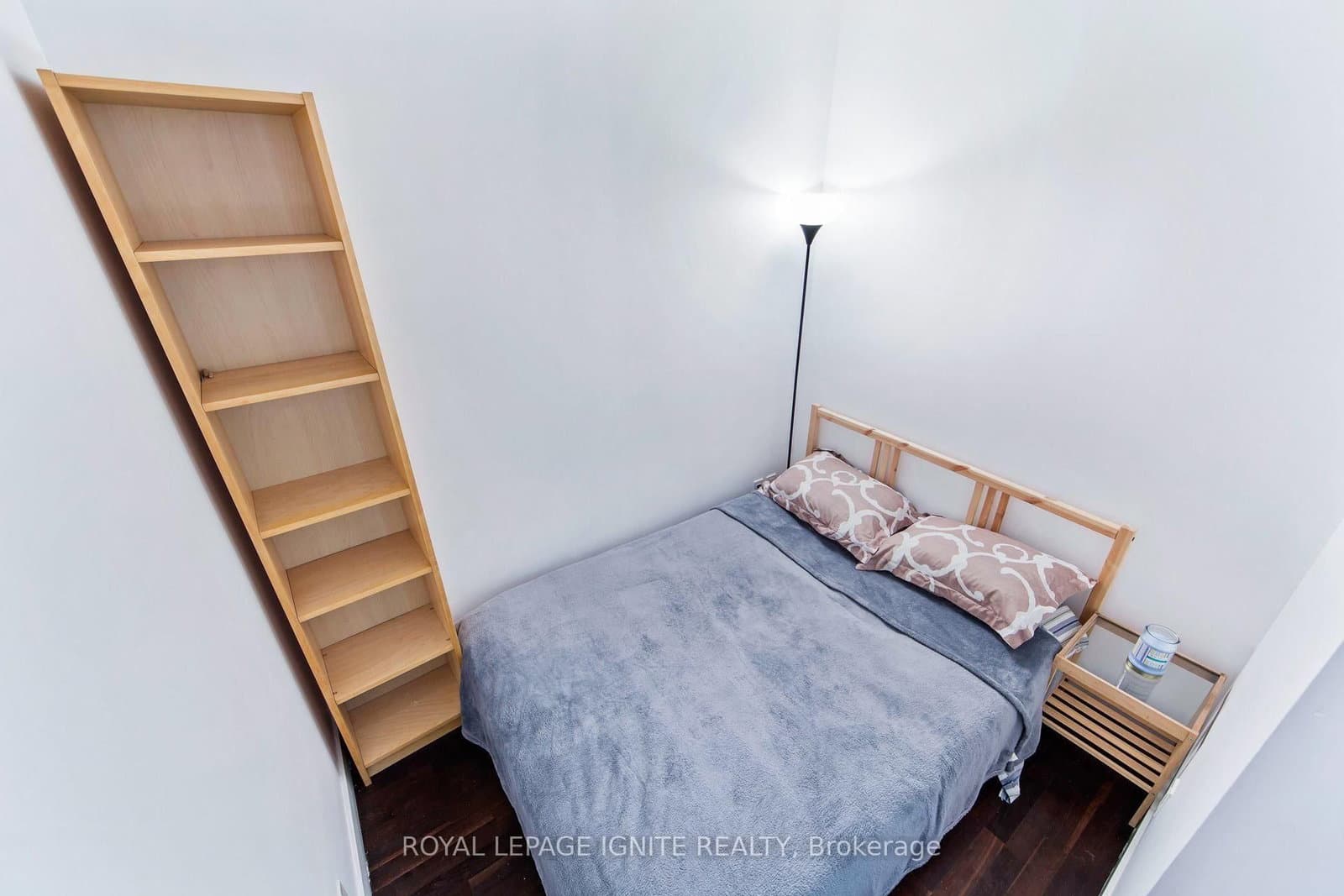 75 Portland Street, Unit 406 thumbnail 9
