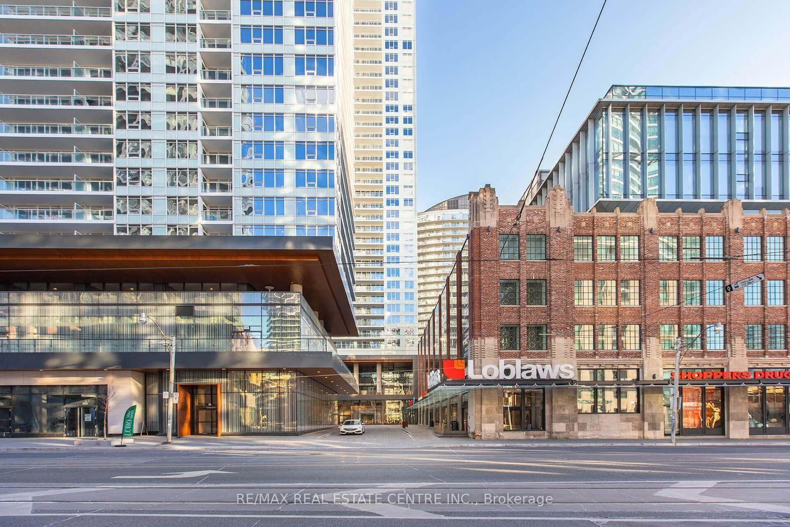 19 Bathurst Street, Unit 812 - Image 1