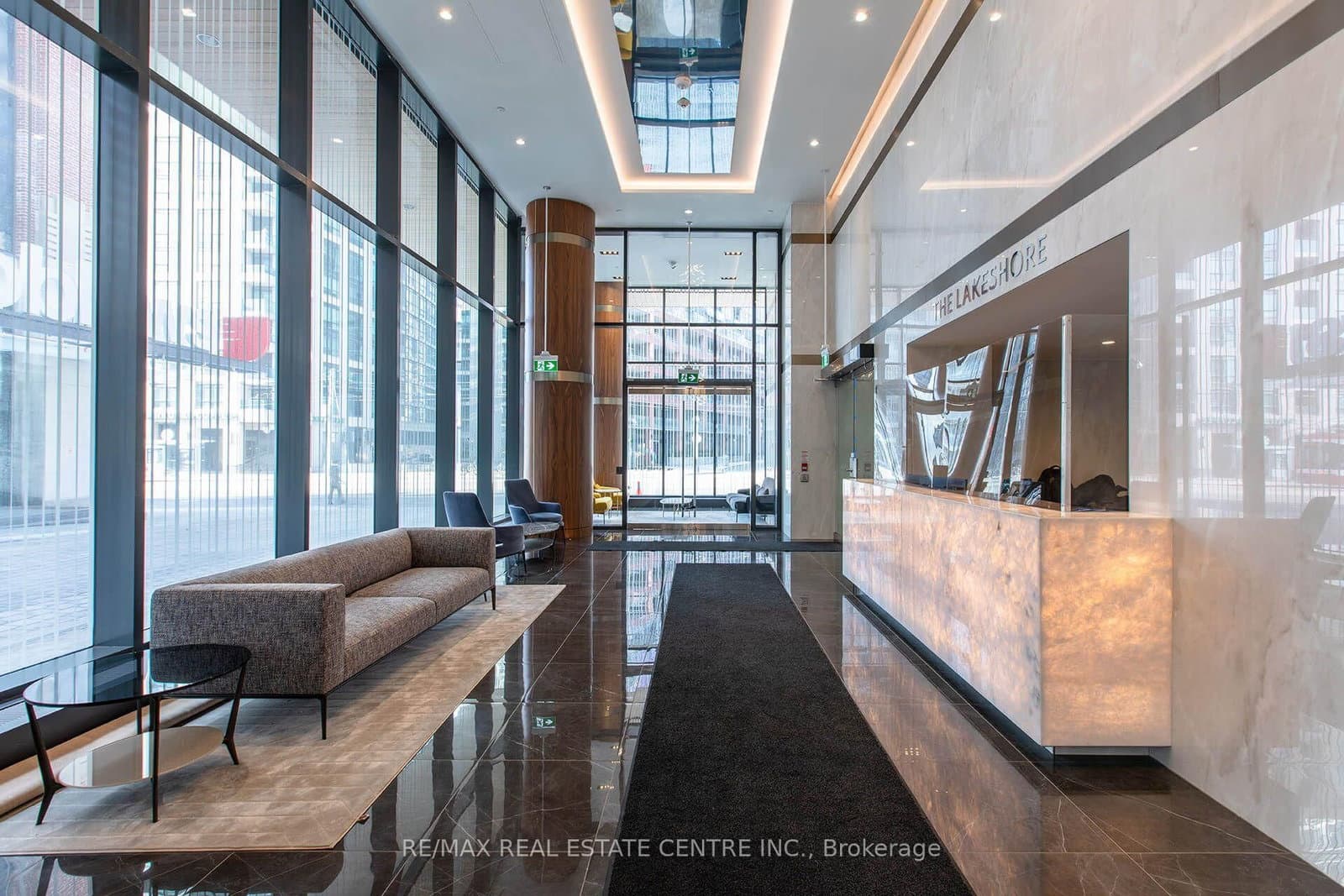 19 Bathurst Street, Unit 812 thumbnail 2