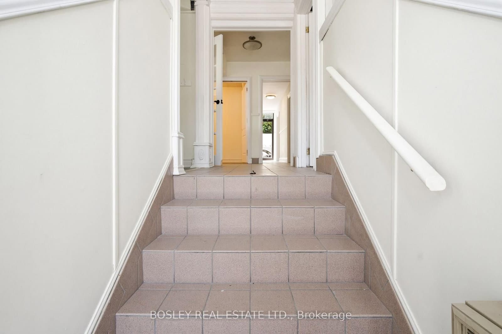 88 Laird Drive thumbnail 2