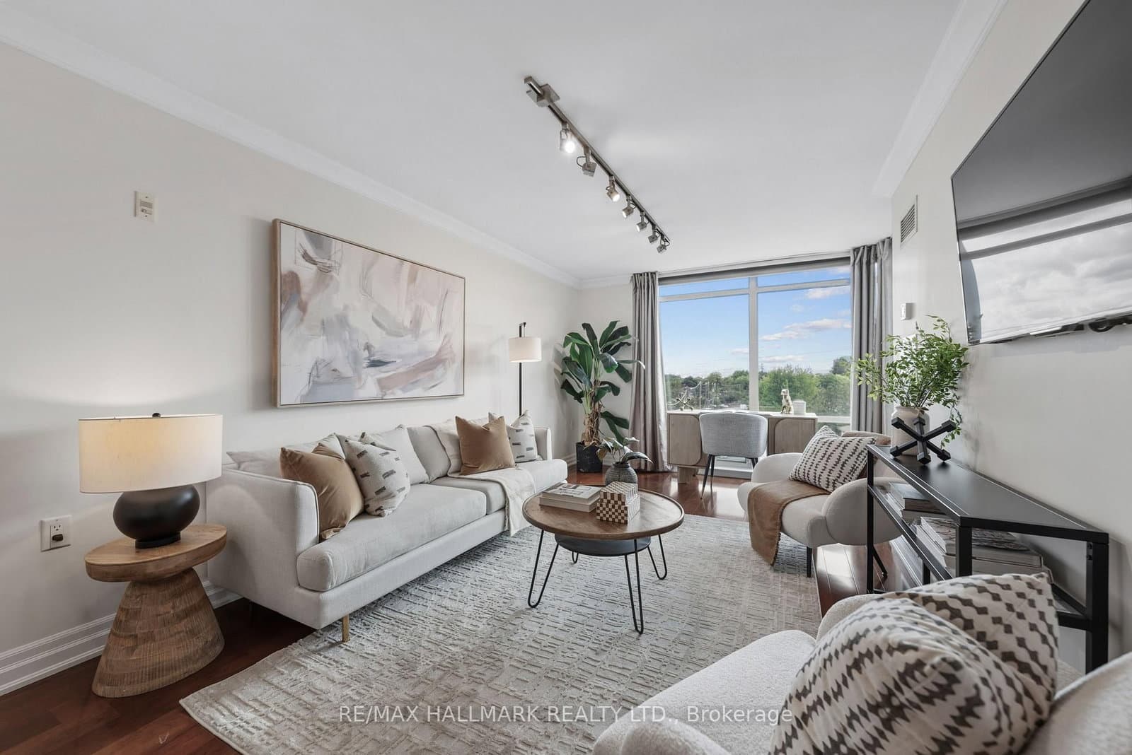 #511 - 3840 Bathurst Street