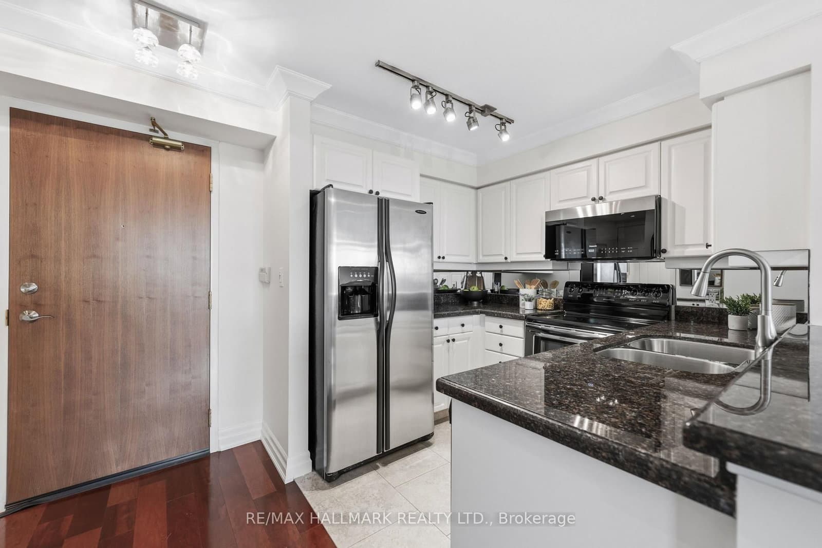 3840 Bathurst Street, Unit 511 thumbnail 3