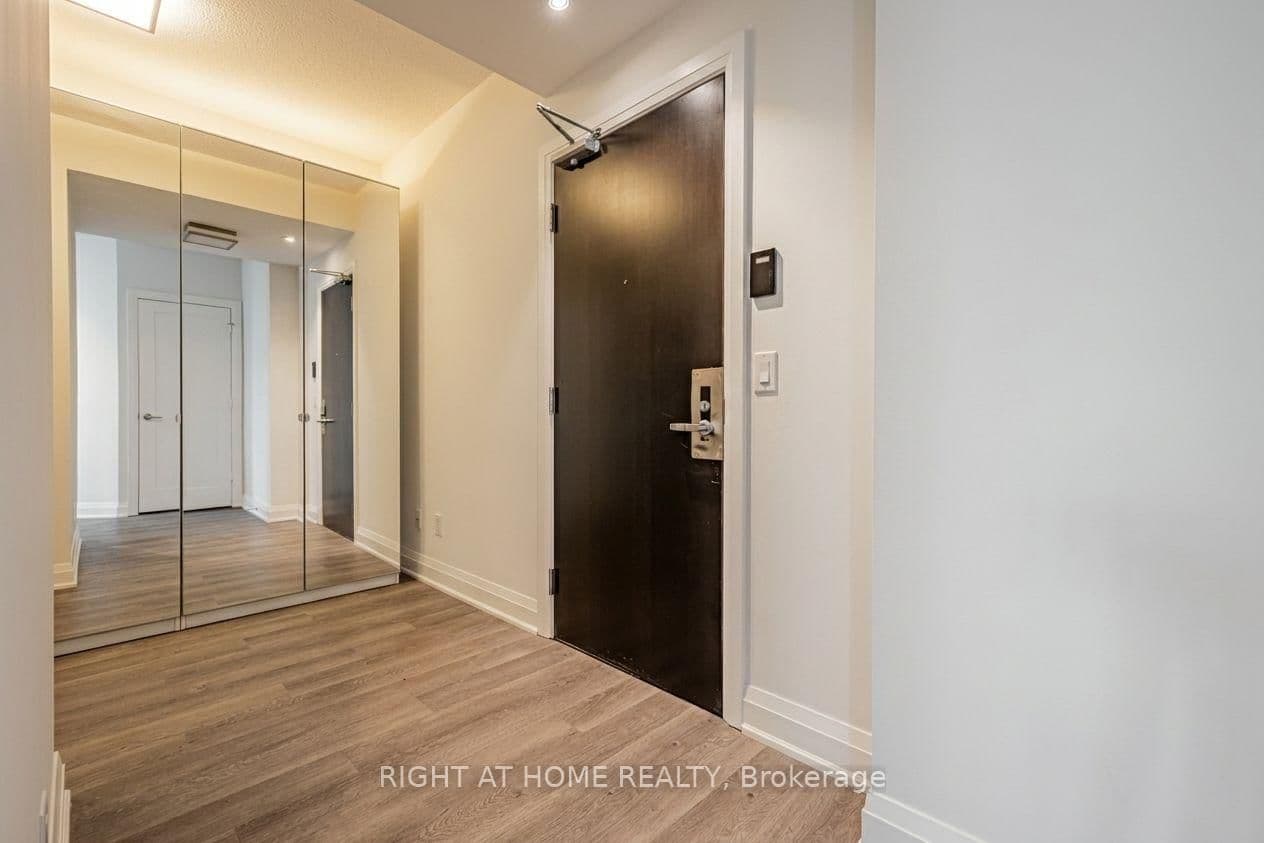 2 Anndale Drive, Unit 1208 thumbnail 3