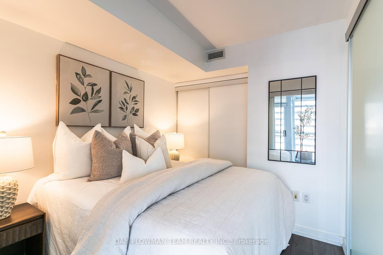 8 Telegram Mews, Unit 1006 thumbnail 15