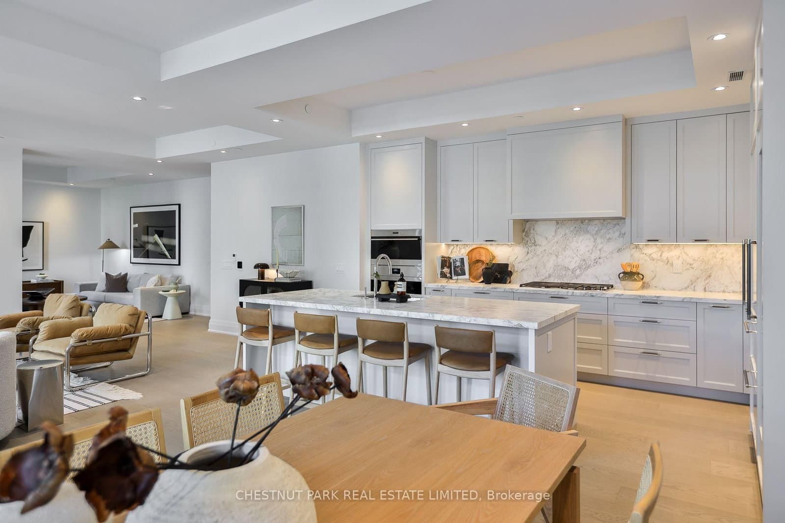 10 Prince Arthur Avenue, Unit 404 thumbnail 12