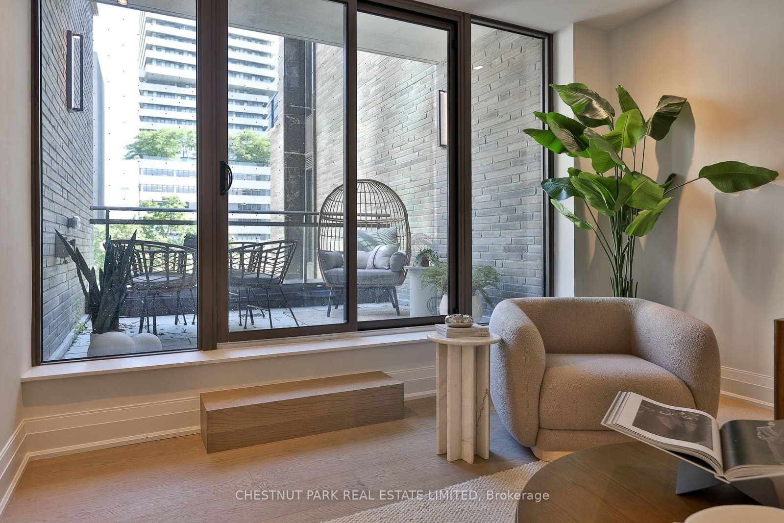 10 Prince Arthur Avenue, Unit 404 thumbnail 19
