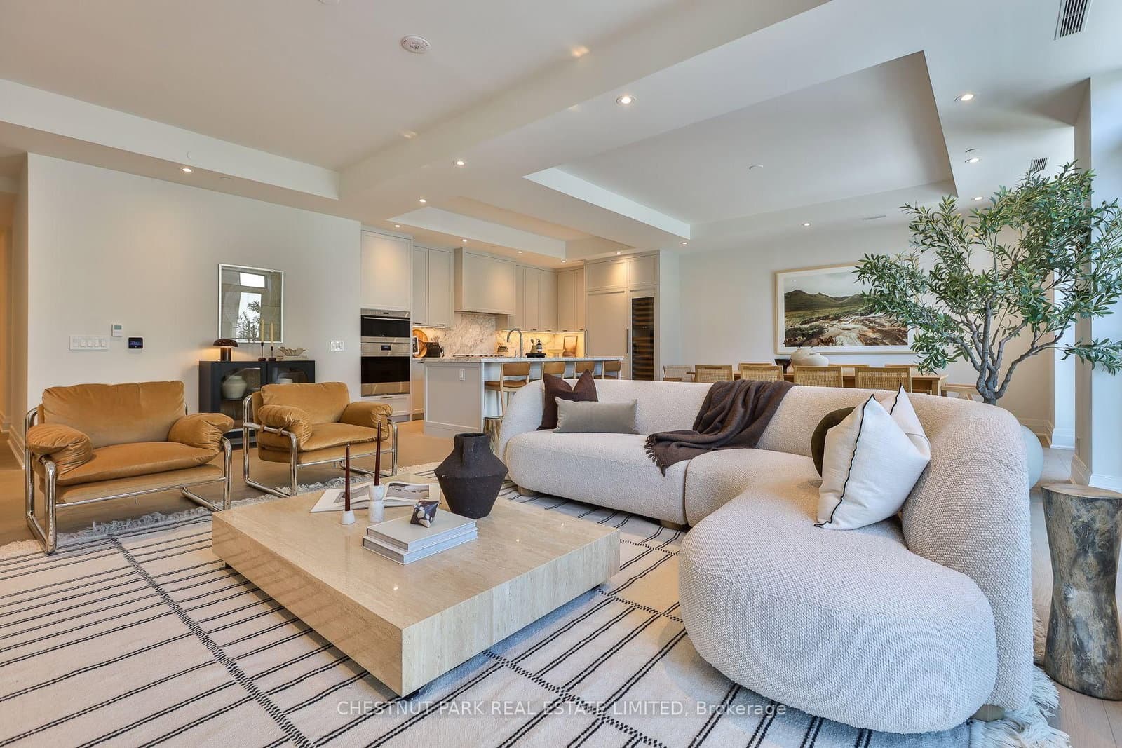 10 Prince Arthur Avenue, Unit 404 thumbnail 3
