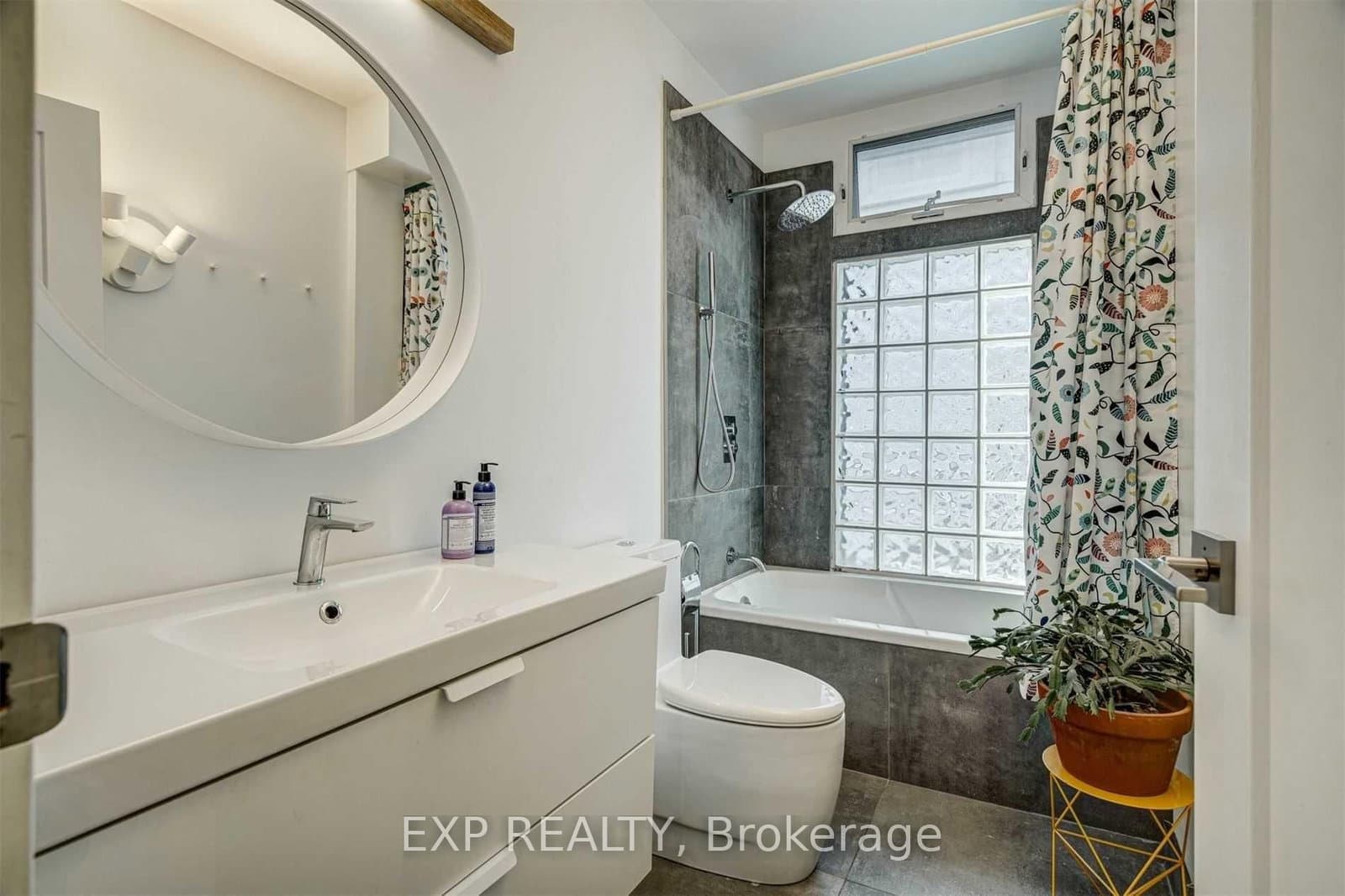 452 Montrose Avenue thumbnail 13