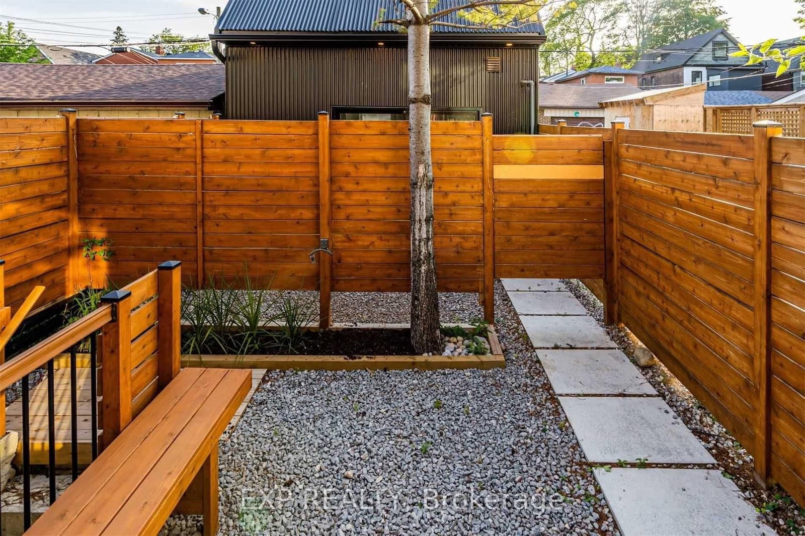 452 Montrose Avenue thumbnail 17