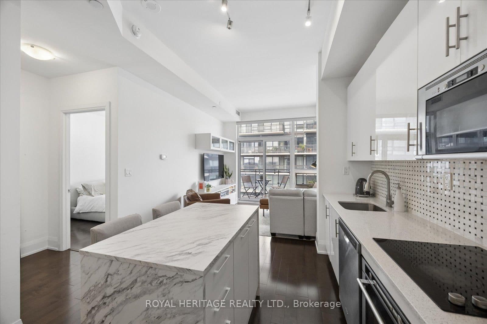 460 Adelaide Street E, Unit PH 122 thumbnail 11