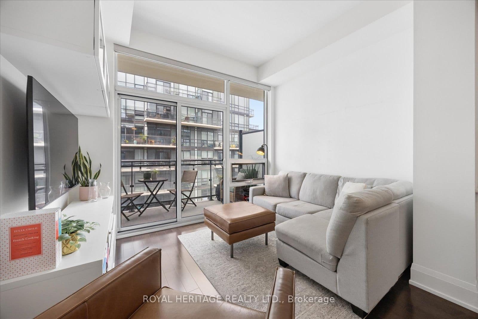460 Adelaide Street E, Unit PH 122 thumbnail 15