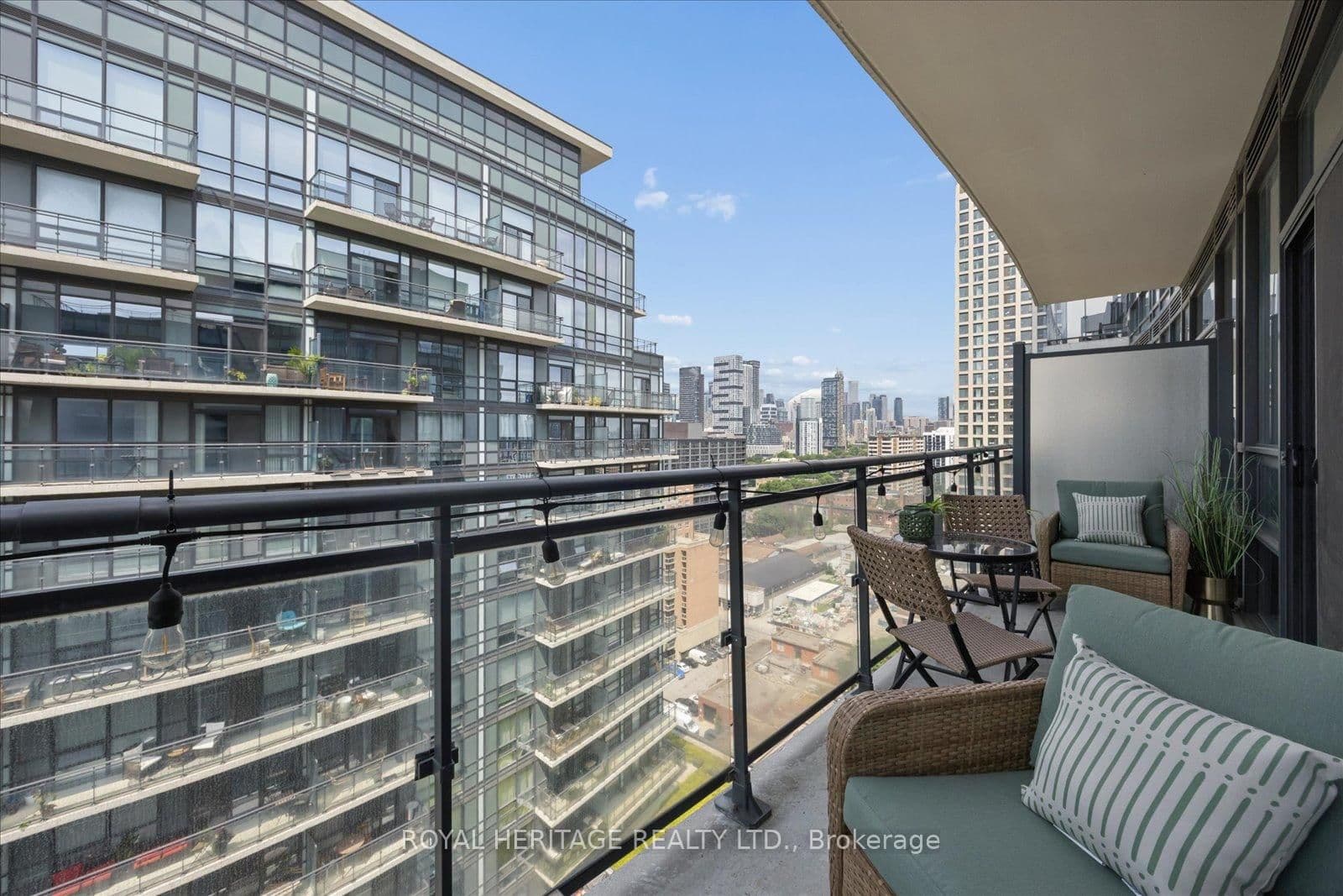 460 Adelaide Street E, Unit PH 122 thumbnail 29