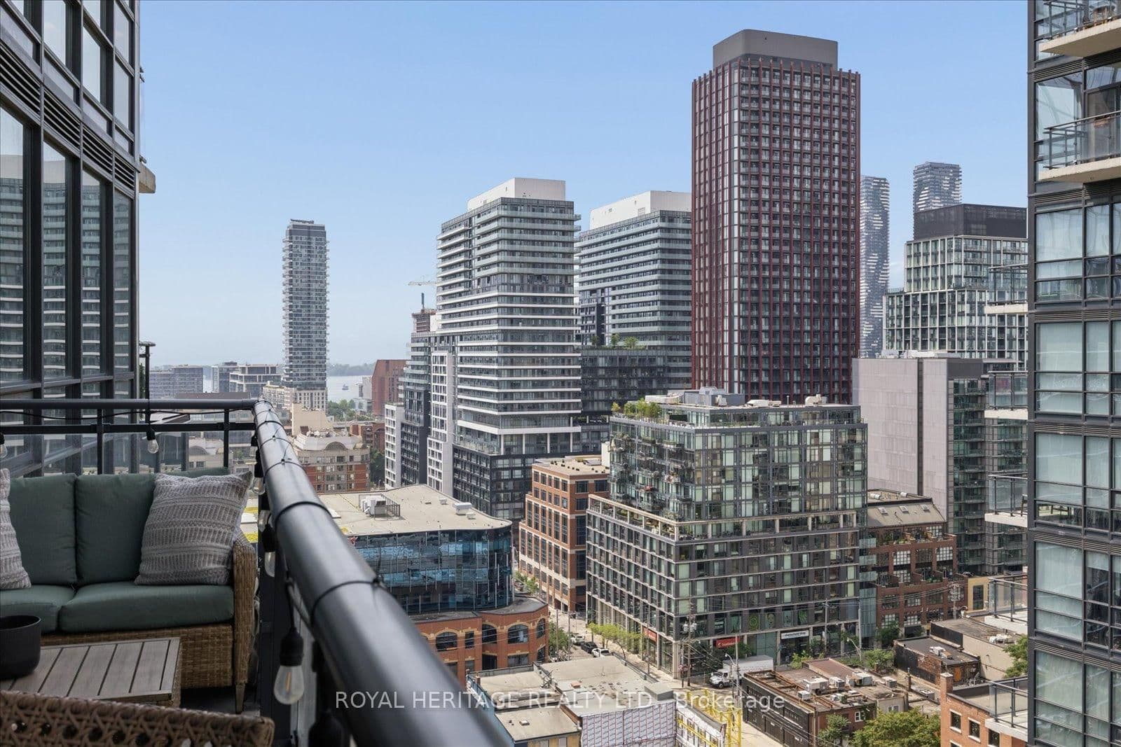 460 Adelaide Street E, Unit PH 122 thumbnail 31