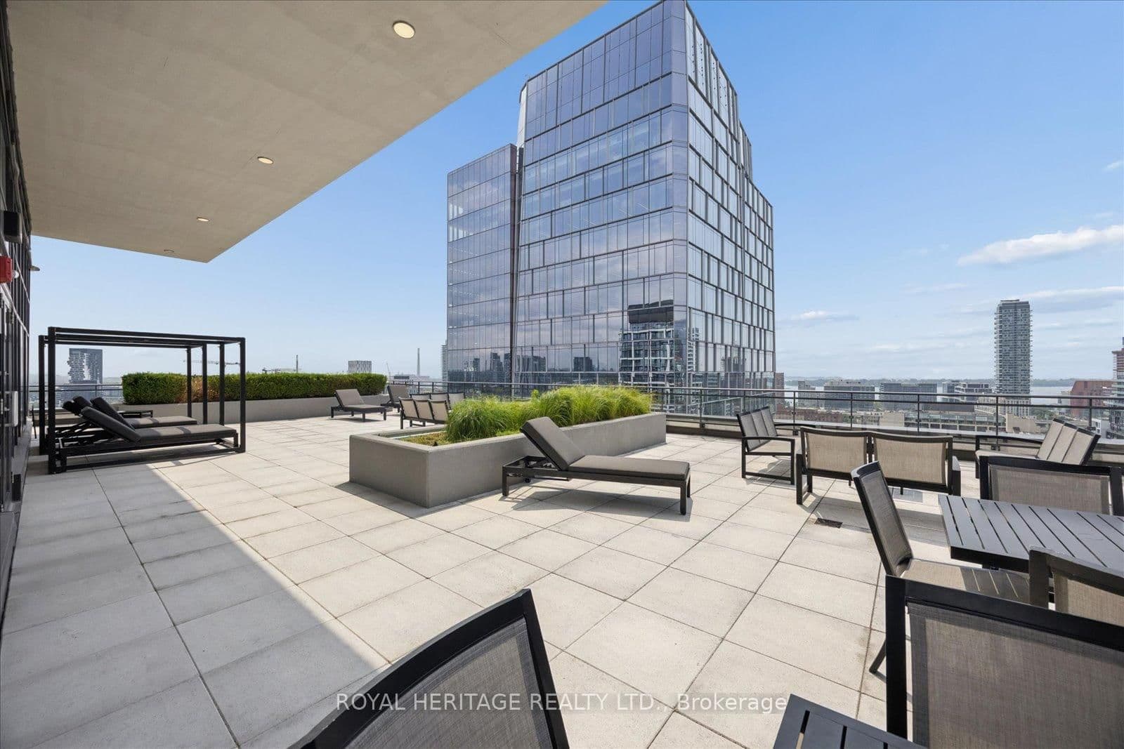 460 Adelaide Street E, Unit PH 122 thumbnail 37