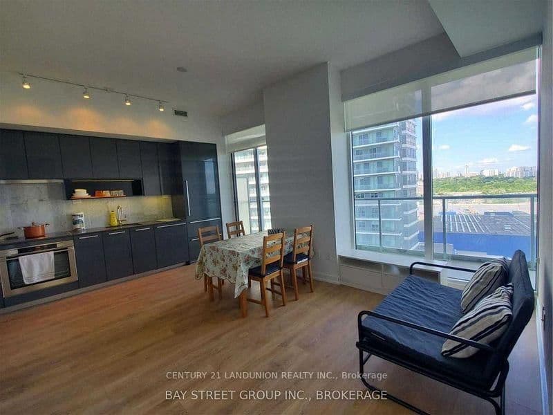 115 Mcmahon Drive, Unit 910 thumbnail 4