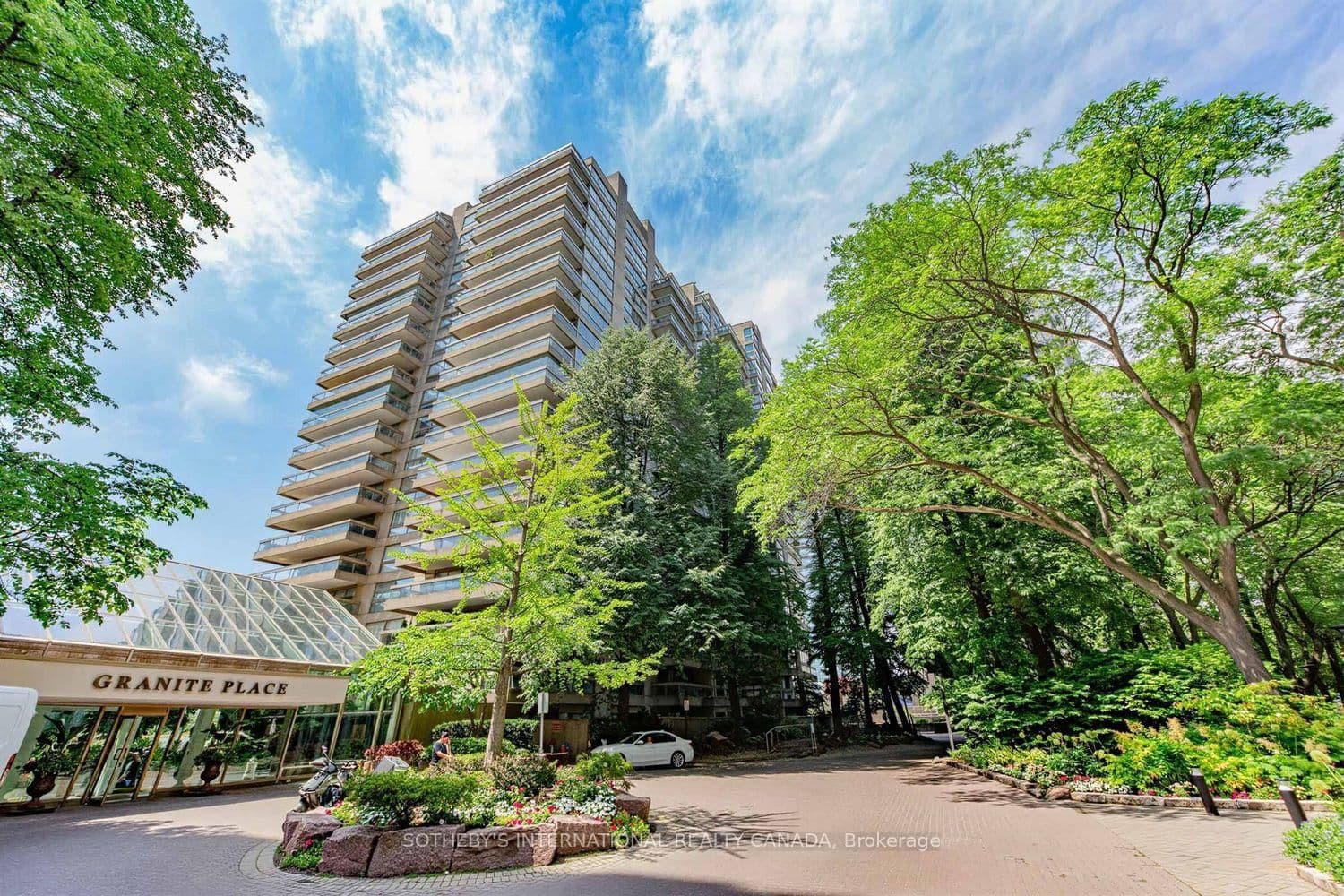 63 St Clair Avenue W, Unit 1801