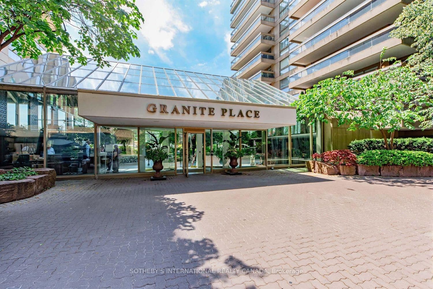 63 St Clair Avenue W, Unit 1801 thumbnail 2