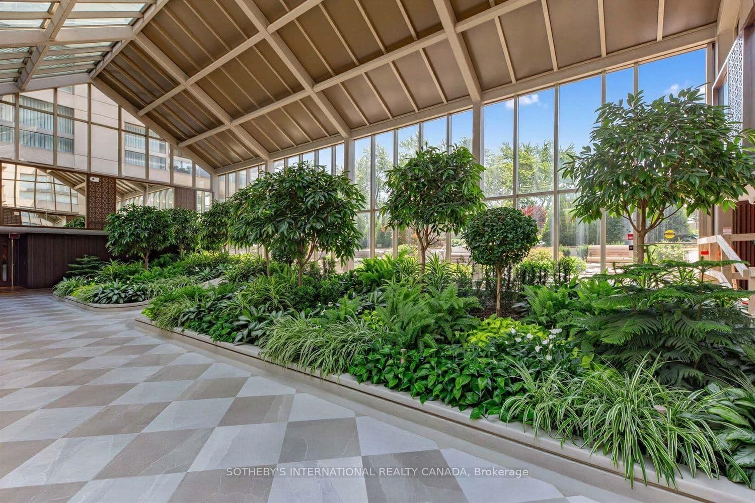 63 St Clair Avenue W, Unit 1801 thumbnail 33