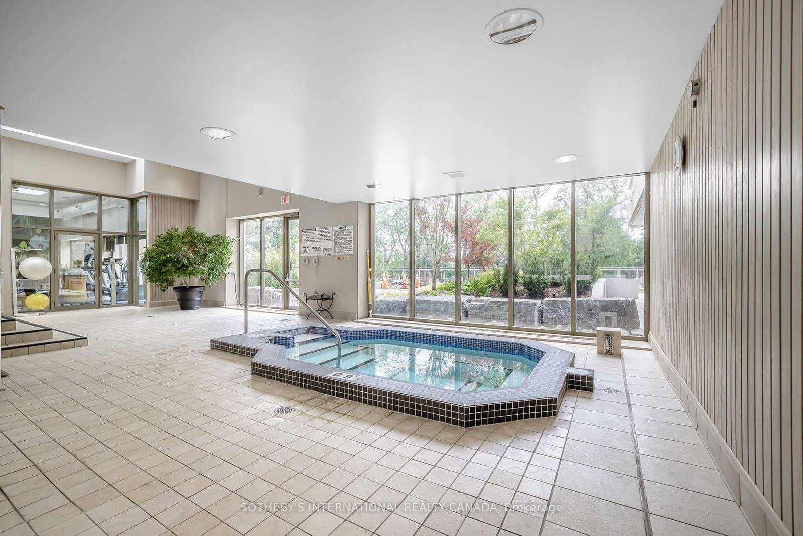 63 St Clair Avenue W, Unit 1801 thumbnail 36