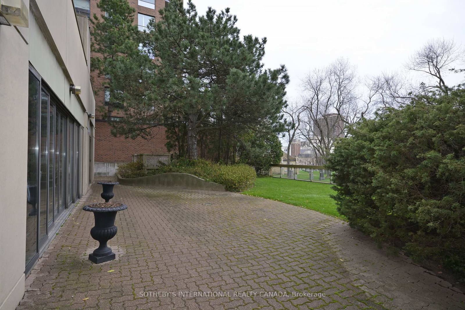 63 St Clair Avenue W, Unit 1801 thumbnail 39