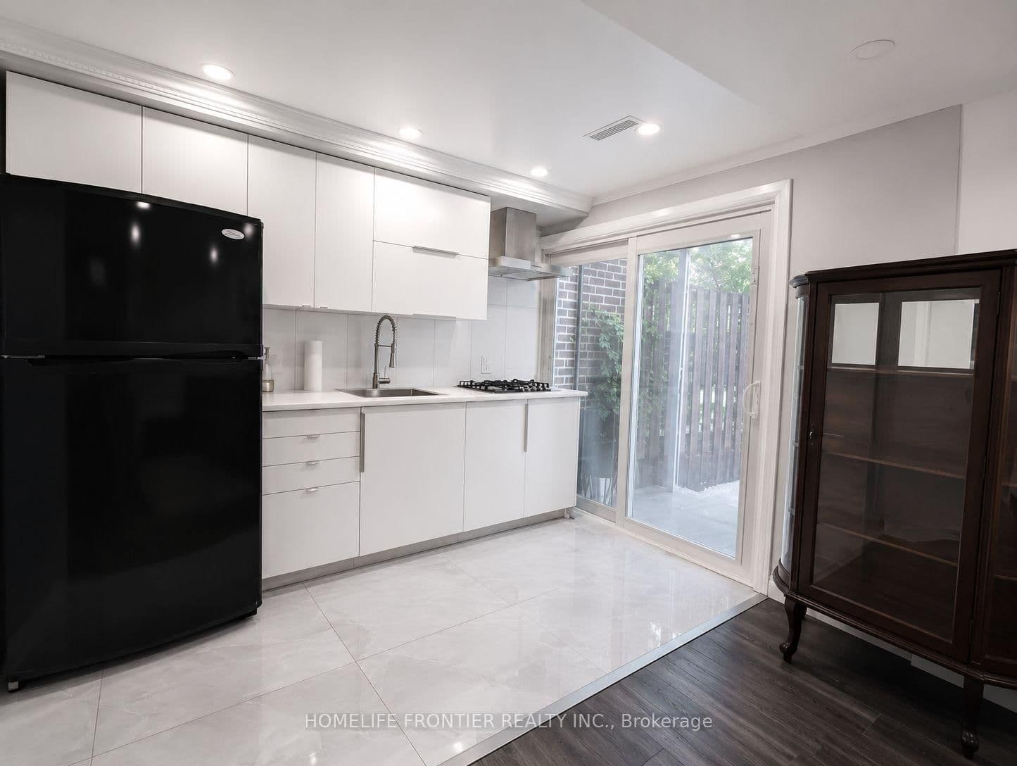 49 Red Robin Way, Unit Ground Level - Image 1