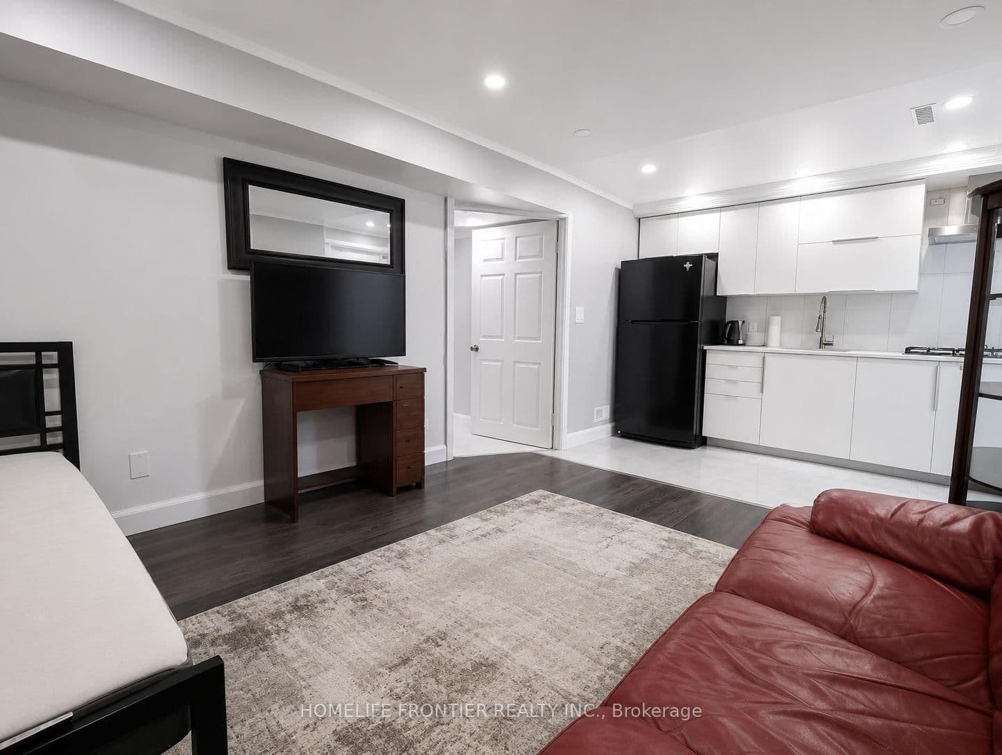 49 Red Robin Way, Unit Ground Level thumbnail 2