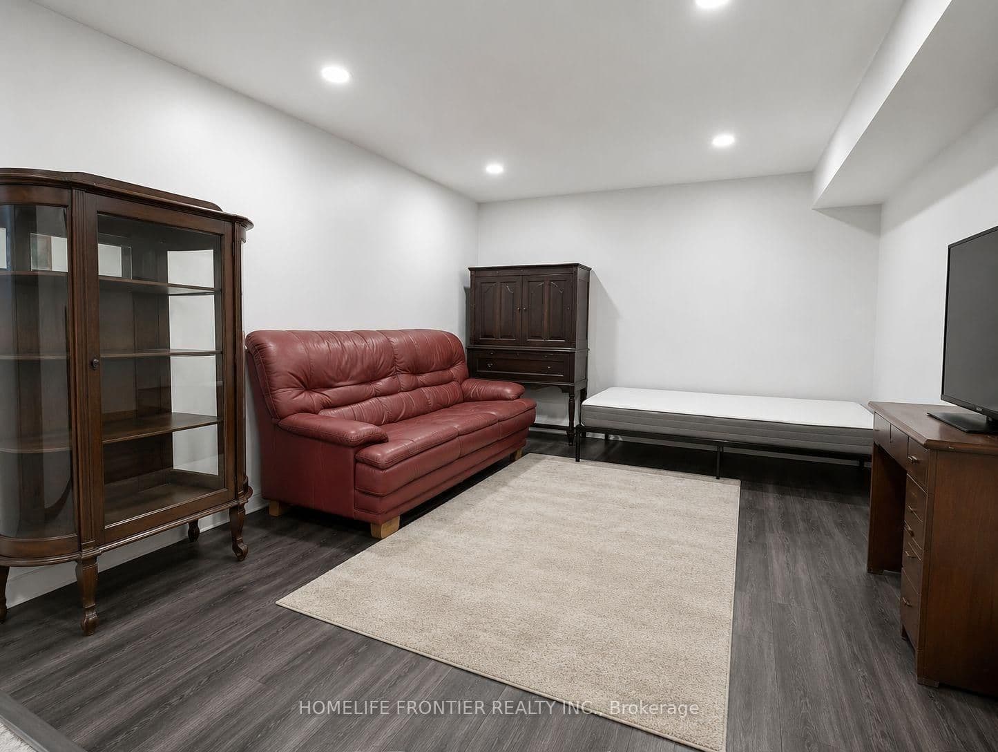 49 Red Robin Way, Unit Ground Level thumbnail 3
