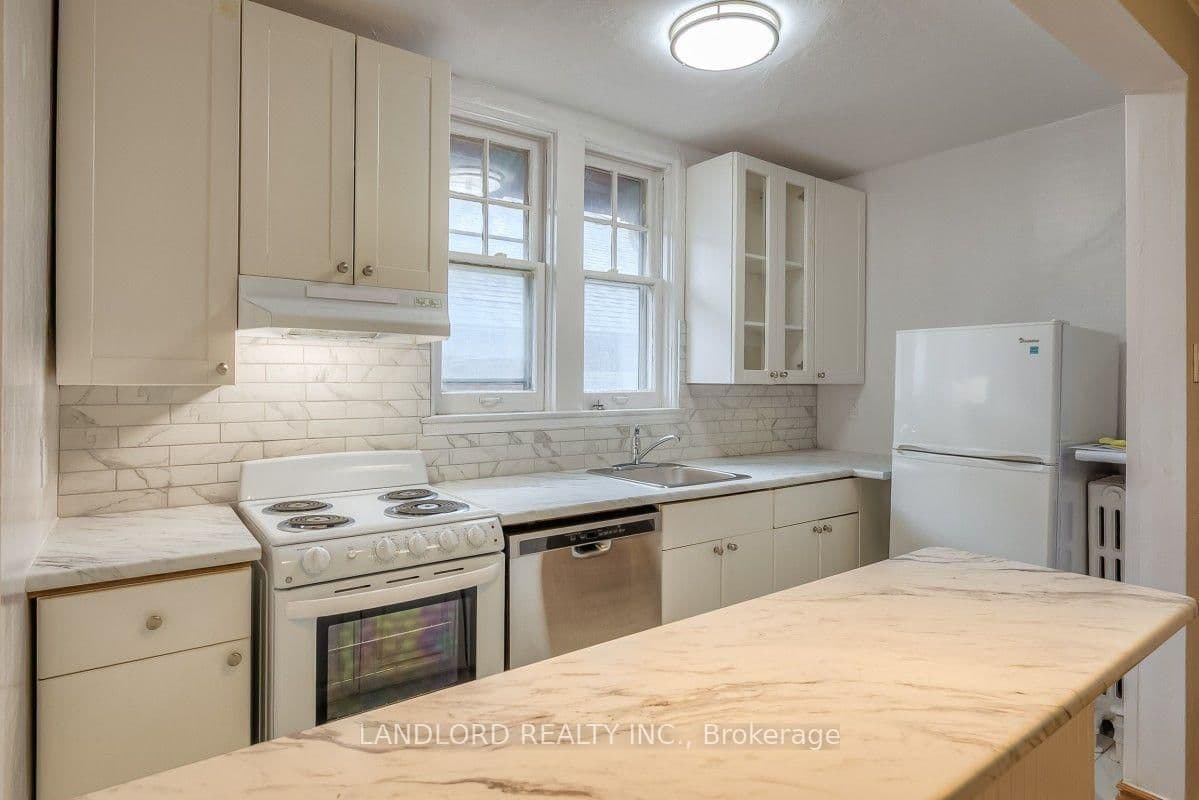 20 Acacia Road, Unit Upper thumbnail 10