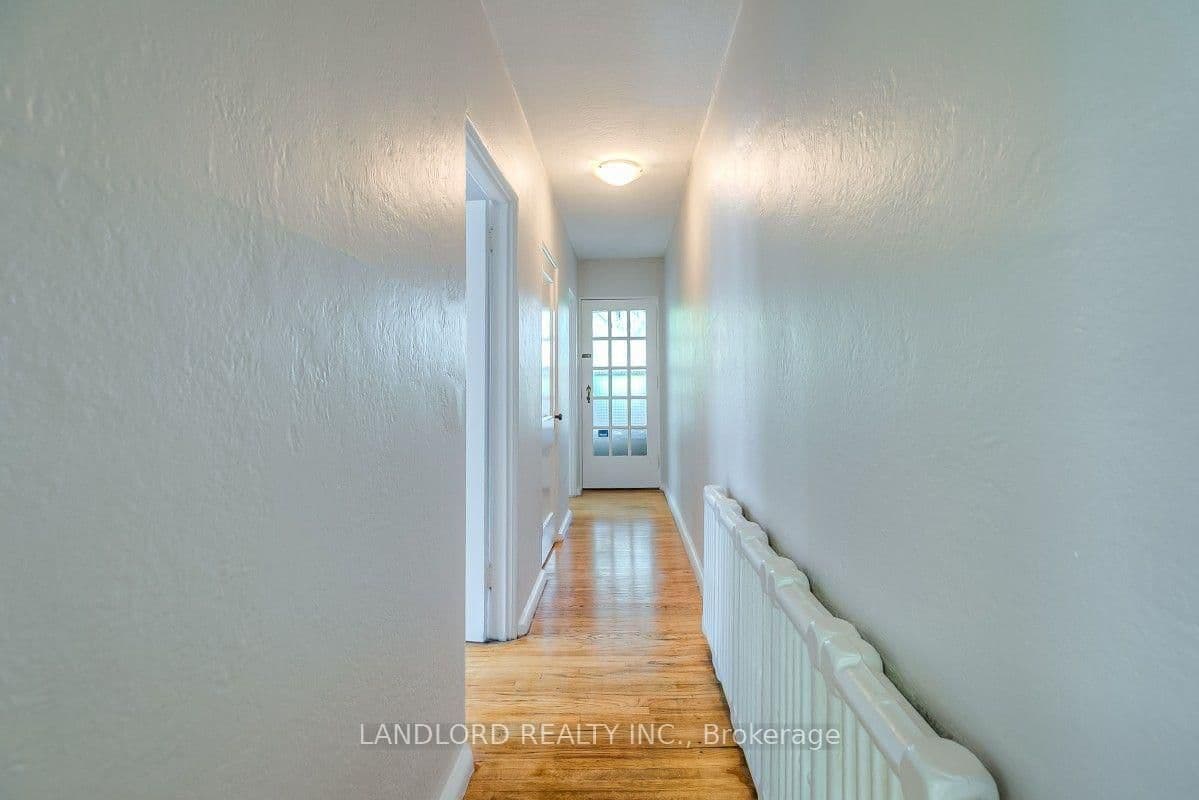 20 Acacia Road, Unit Upper thumbnail 13