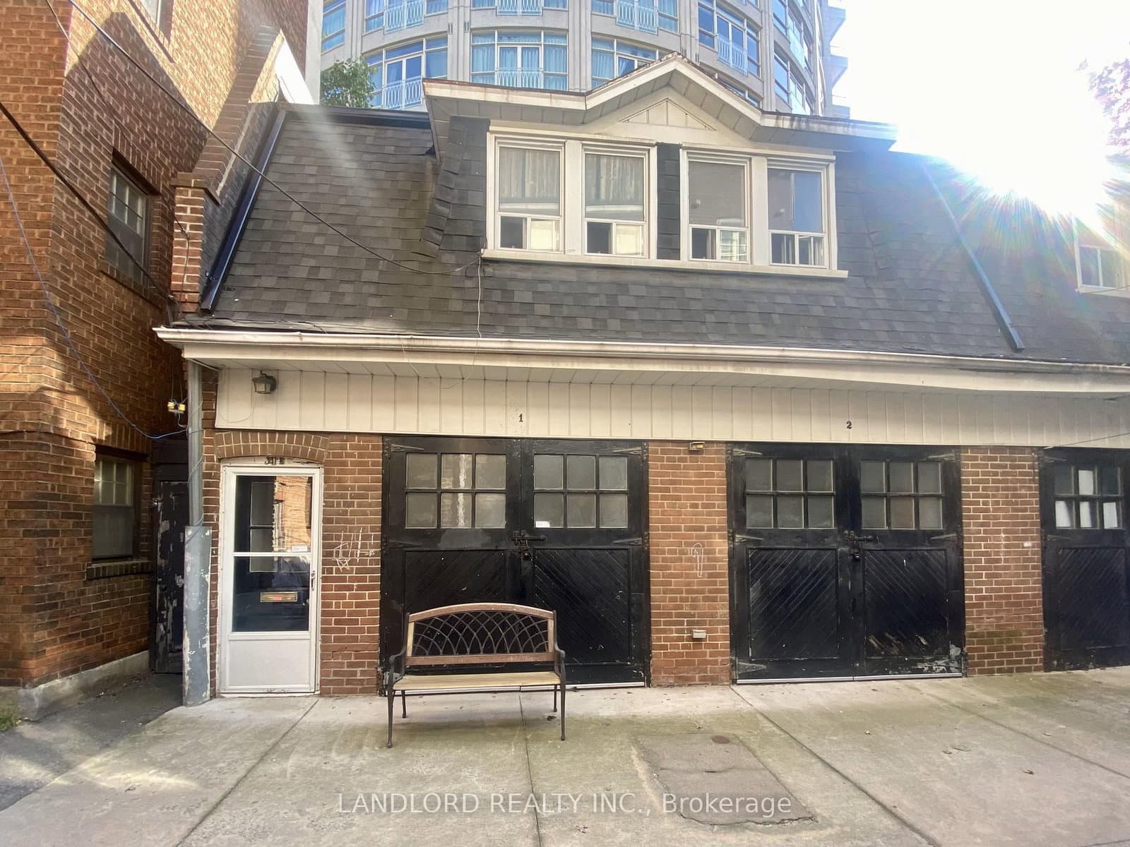 341 St Clair Avenue W, Unit E thumbnail 17