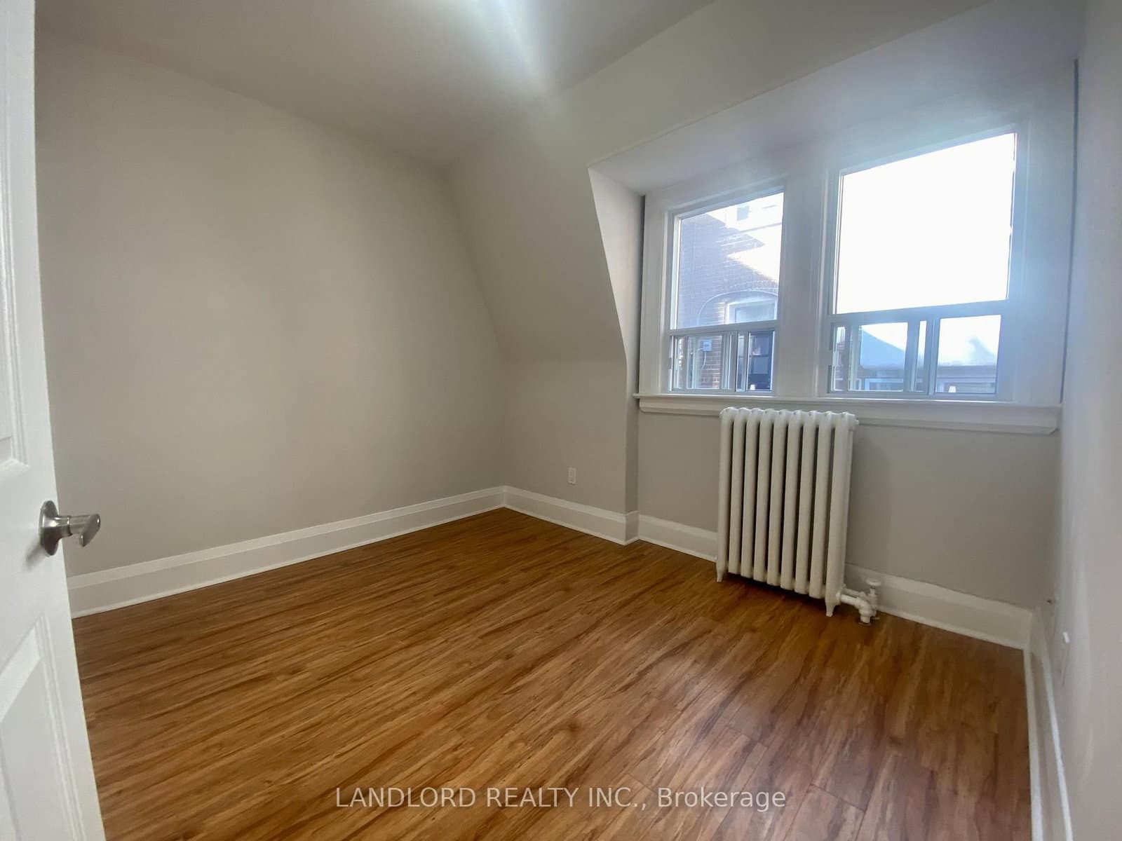 341 St Clair Avenue W, Unit E thumbnail 6