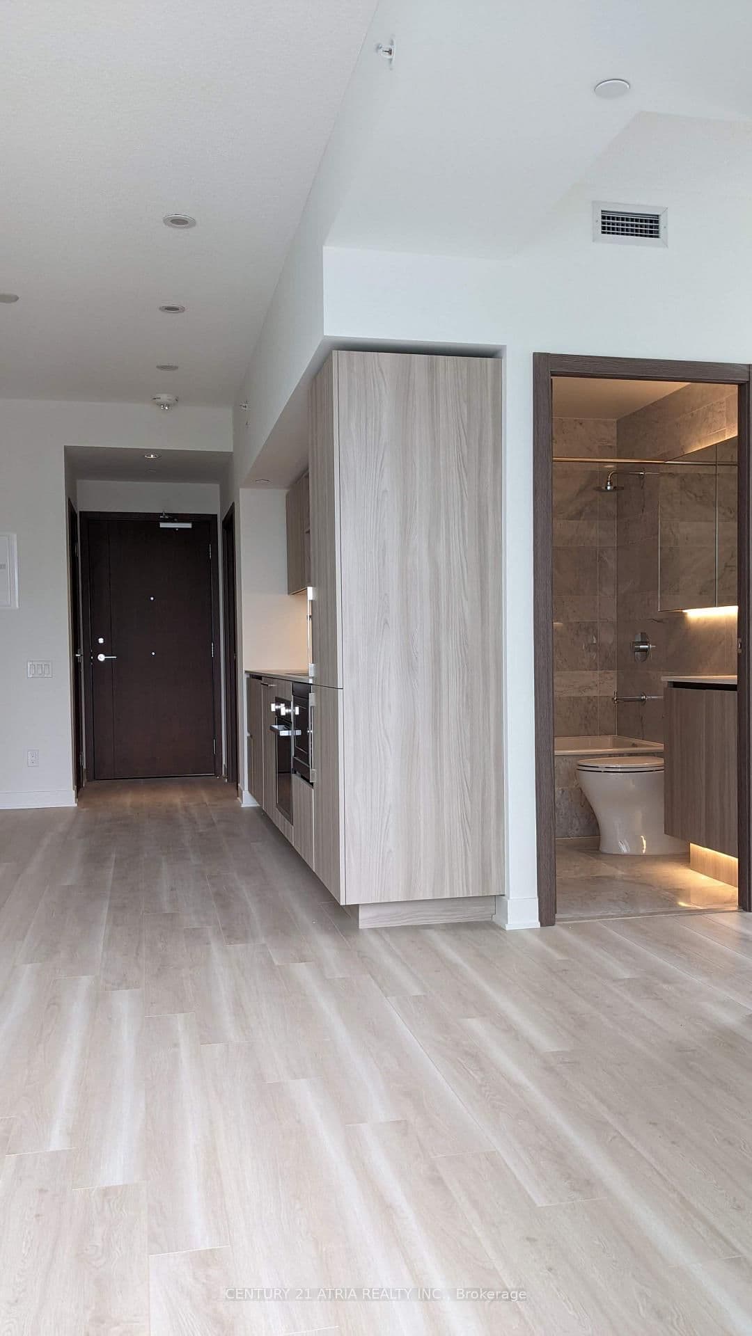 19 Bathurst Street, Unit 3306 thumbnail 2