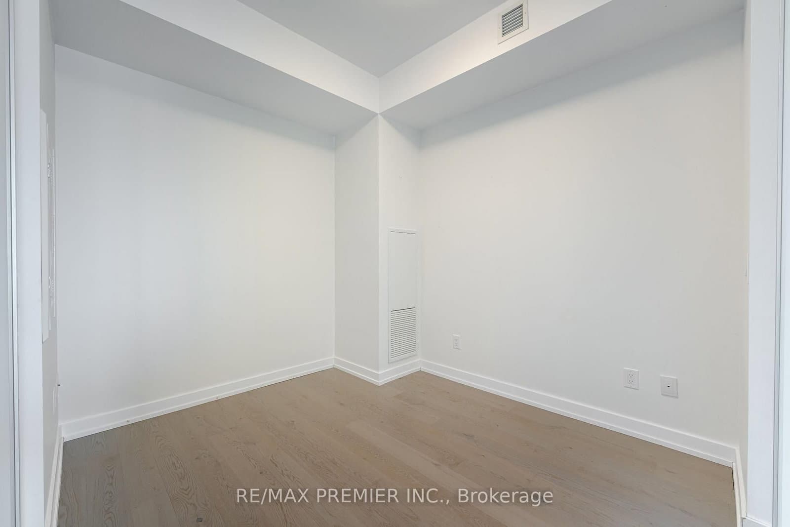 488 University Avenue, Unit 3201 thumbnail 15