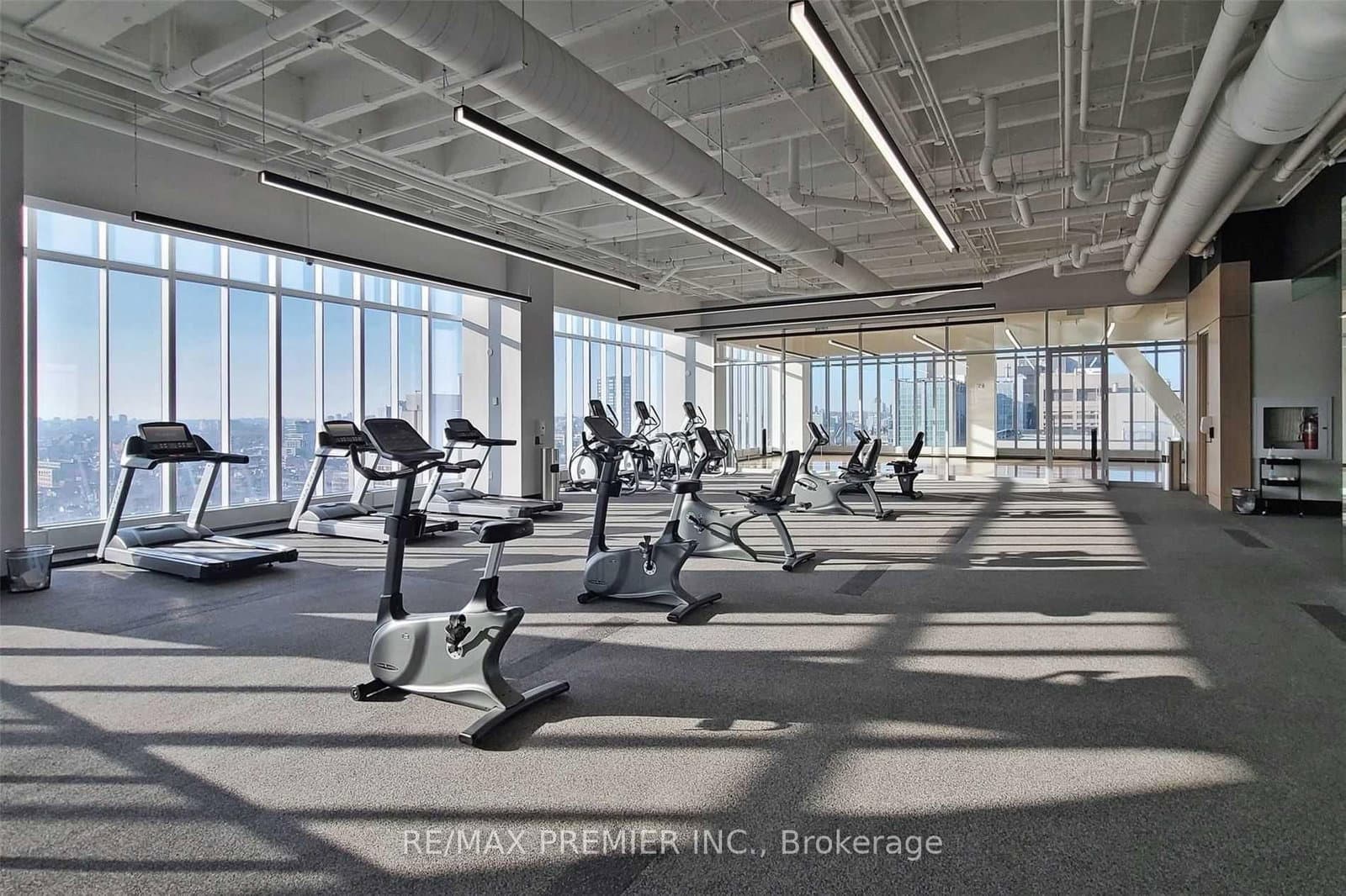 488 University Avenue, Unit 3201 thumbnail 25