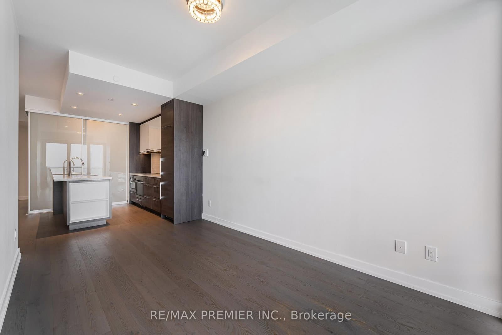 488 University Avenue, Unit 3201 thumbnail 7