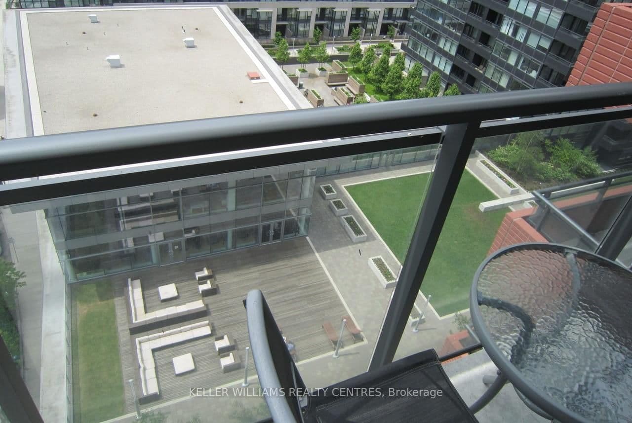 4 K E Spadina Avenue E, Unit 1220 thumbnail 12