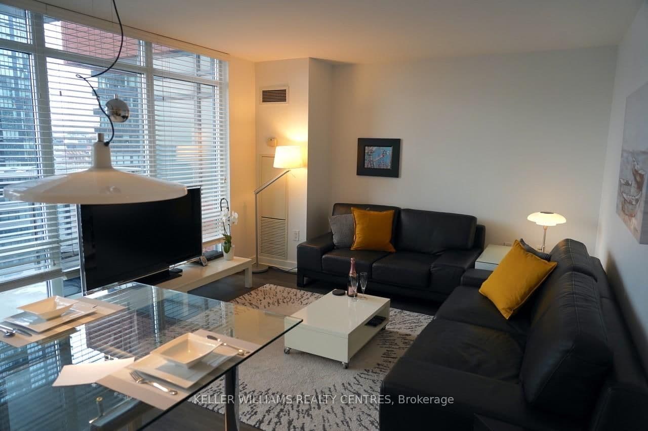 4 K E Spadina Avenue E, Unit 1220 thumbnail 18