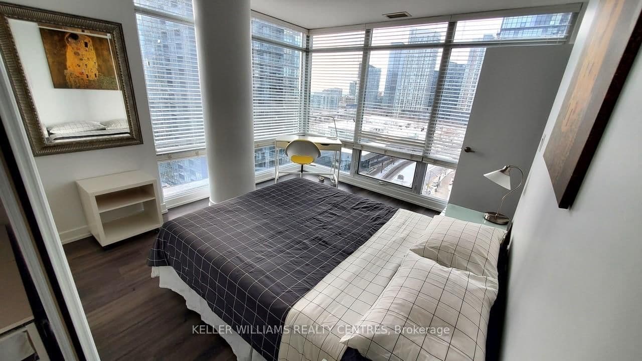 4 K E Spadina Avenue E, Unit 1220 thumbnail 3
